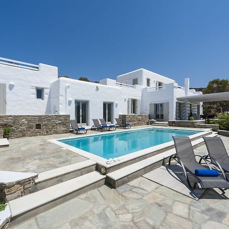 Niriides Luxury Villas Alikí Exterior foto