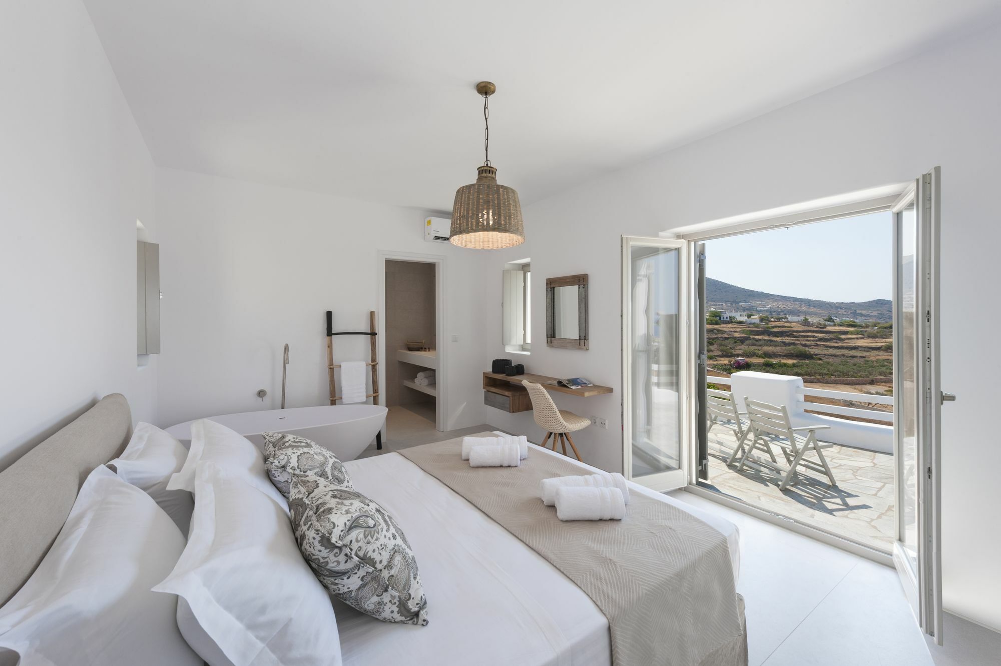 Niriides Luxury Villas Alikí Exterior foto